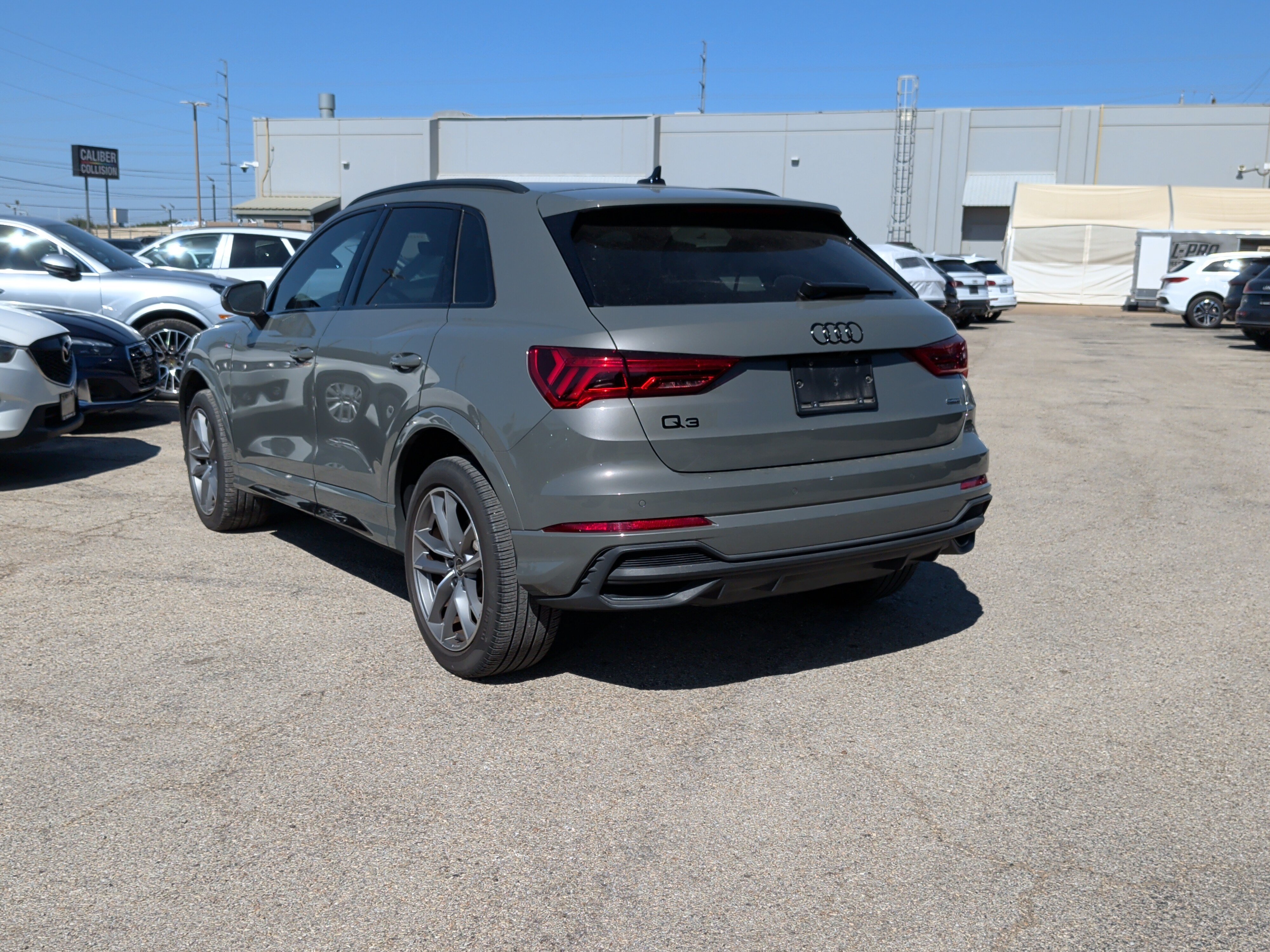 Used 2024 Audi Q3 2.0T Premium Plus w/ Premium Plus Package AWD/4WD image 8