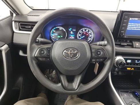 Certified 2020 Toyota RAV4 LE image 19