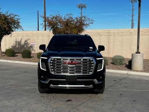 Used 2025 GMC Yukon XL Denali image 5
