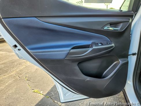 Used 2023 Chevrolet Bolt EUV Premier w/ Sun & Sound Package FWD image 17