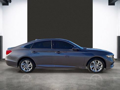 Used 2018 Honda Accord LX image 9