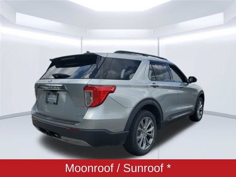 Used 2022 Ford Explorer XLT w/ Equipment Group 202A AWD/4WD image 5