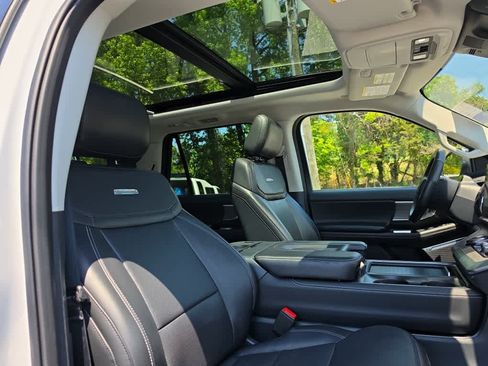 Used 2025 Ford Expedition Max Platinum AWD/4WD image 25