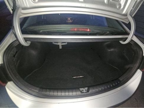 Used 2021 Hyundai Accent SE image 10