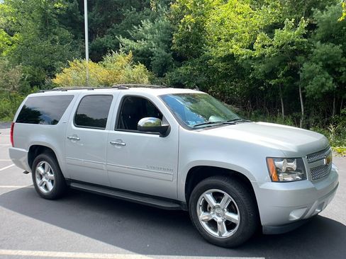 Used 2012 Chevrolet Suburban LTZ AWD/4WD image 8