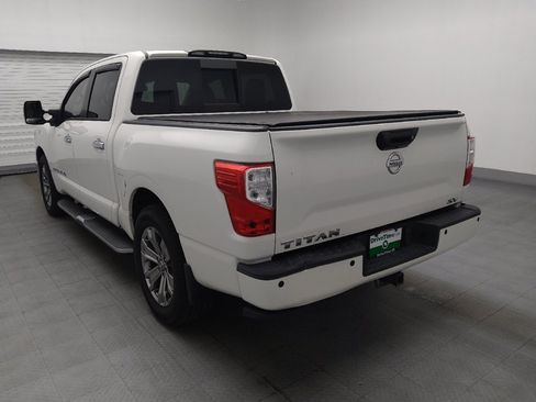 Used 2019 Nissan Titan SV w/ SV Convenience Package RWD image 5
