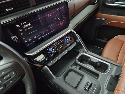 Used 2024 GMC Sierra 3500 Denali Ultimate image 29