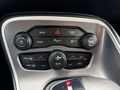 Used 2022 Dodge Challenger SXT w/ Plus Package image 24