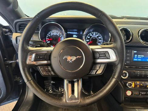 Used 2017 Ford Mustang Coupe RWD image 9