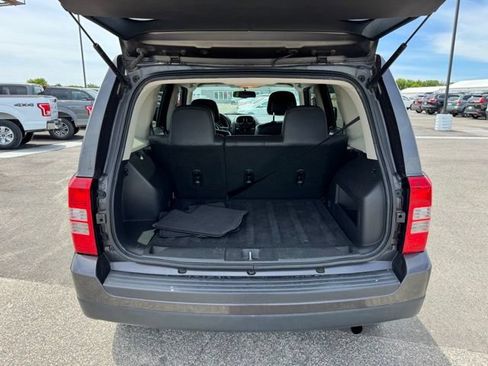 Used 2015 Jeep Patriot High Altitude AWD/4WD image 38