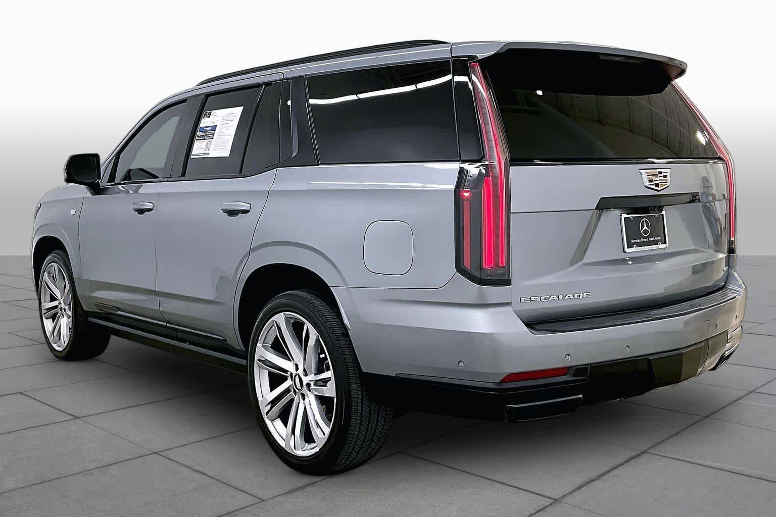 Used 2025 Cadillac Escalade Sport Platinum w/ LPO, Floor Liner Package AWD/4WD image 12