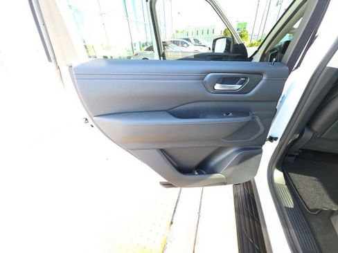 Used 2026 Nissan Armada SV image 22