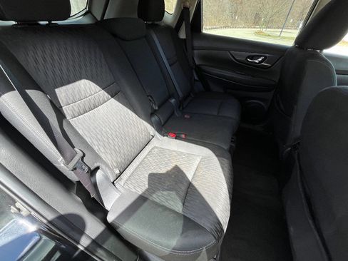 Used 2020 Nissan Rogue SV image 15