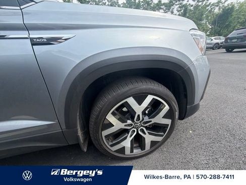Used 2023 Volkswagen Taos SEL AWD/4WD image 17
