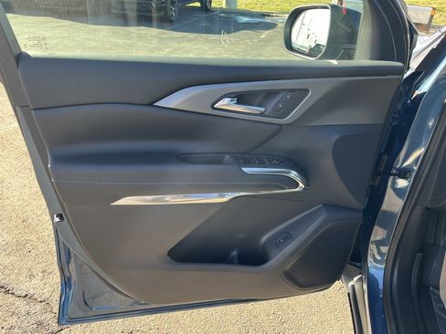 New 2026 Chevrolet Traverse LT image 9