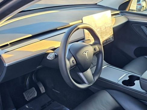 Used 2024 Tesla Model Y Long Range image 14