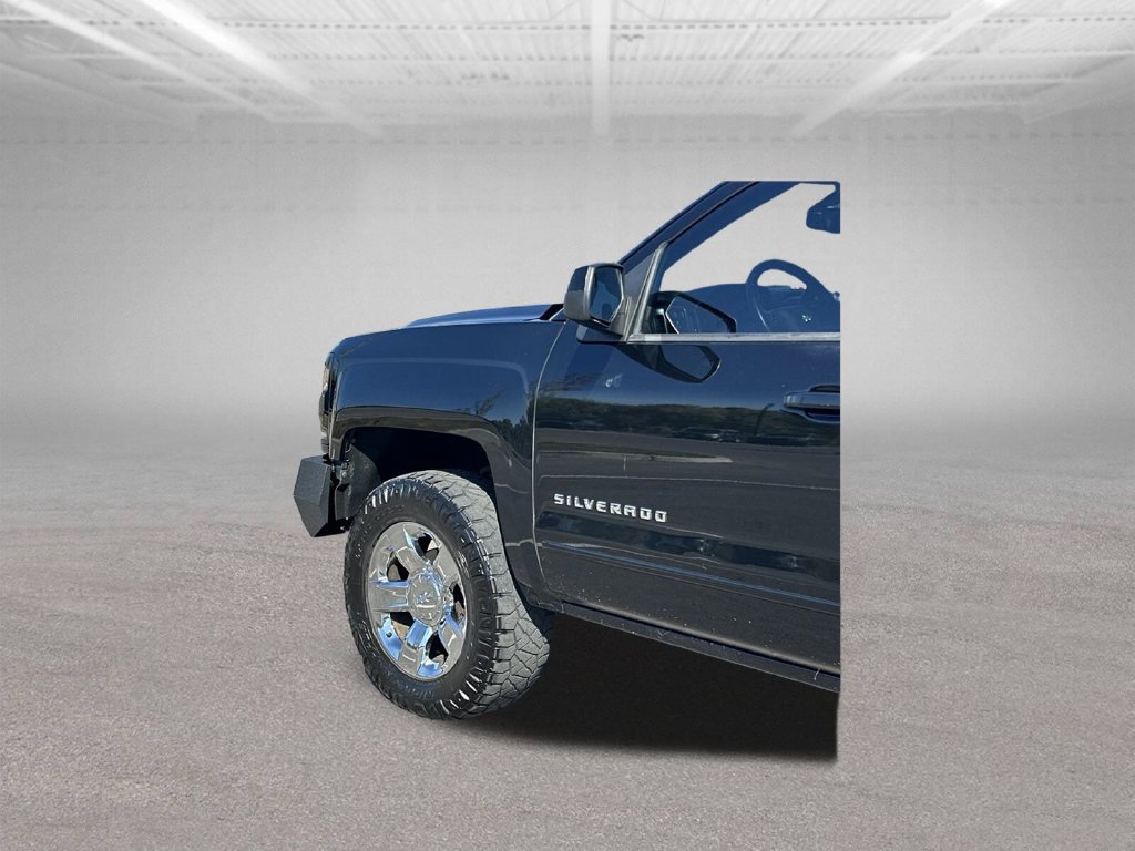Used 2018 Chevrolet Silverado 1500 LT w/ All Star Edition AWD/4WD image 40