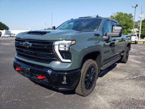 New 2026 Chevrolet Silverado 2500 LT w/ Trail Boss Package AWD/4WD image 2
