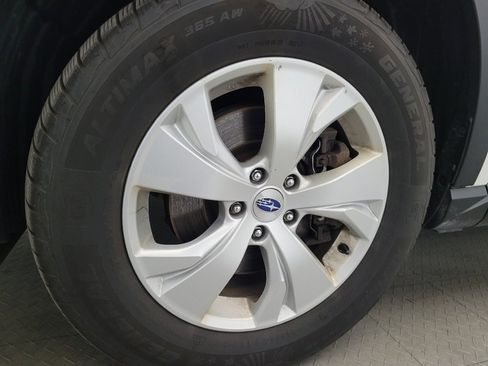 Used 2019 Subaru Ascent 8-Passenger AWD/4WD image 31