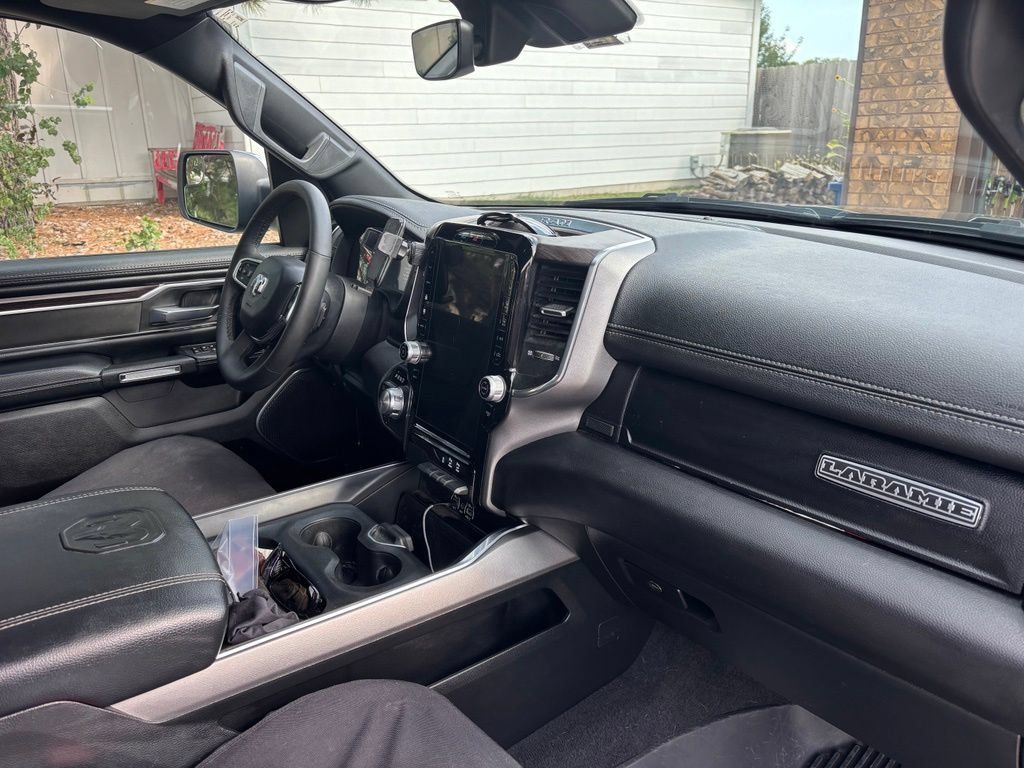 Used 2025 RAM 1500 Laramie AWD/4WD image 5