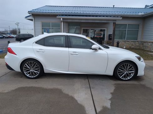 Used 2017 Lexus IS 200t image 2