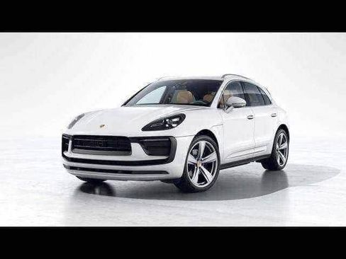 Used 2025 Porsche Macan image 33