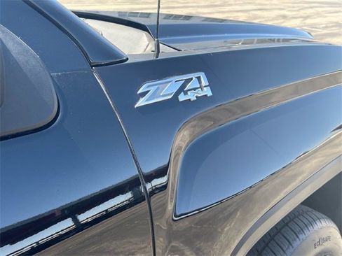 Used 2018 GMC Sierra 1500 SLT w/ SLT Premium Package image 28