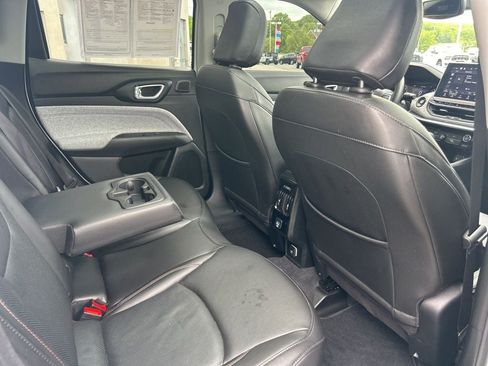 Used 2022 Jeep Compass Latitude w/ Sun and Sound Group AWD/4WD image 29