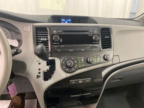 Used 2012 Toyota Sienna LE image 20