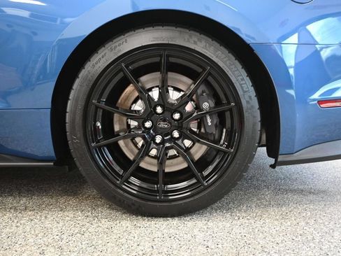 Used 2020 Ford Mustang Shelby GT350 w/ Technology Package RWD image 12