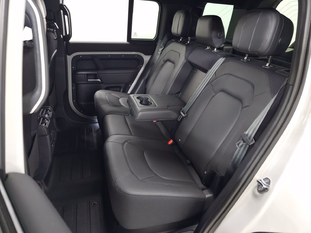 Used 2026 Land Rover Defender 110 X AWD/4WD image 35