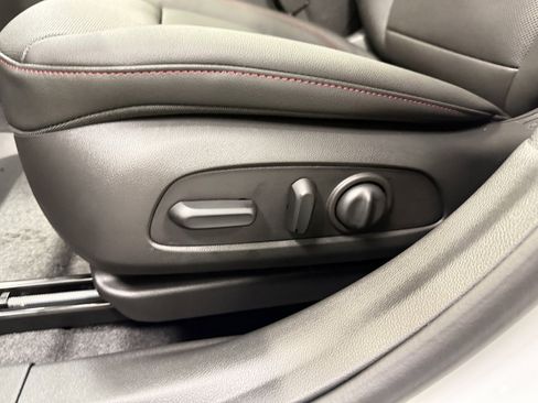 New 2026 Chevrolet Trax RS w/ Sunroof Package image 24