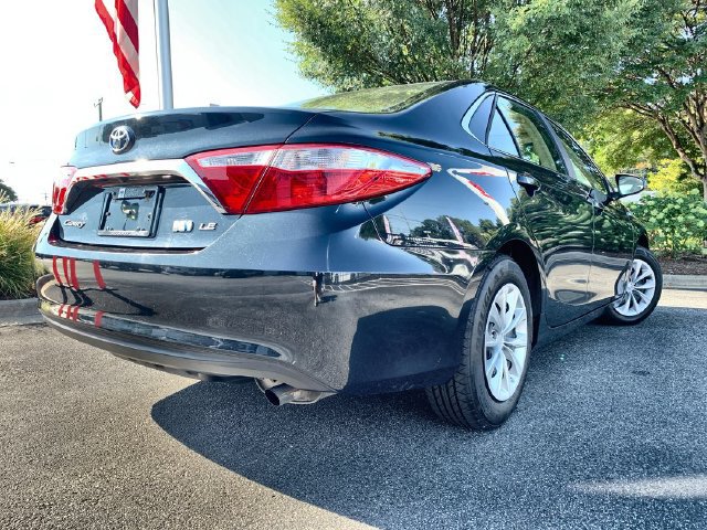 Used 2017 Toyota Camry LE FWD image 8
