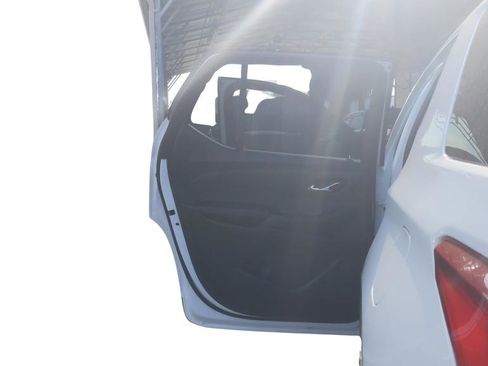 Used 2021 Chevrolet Traverse LS image 29