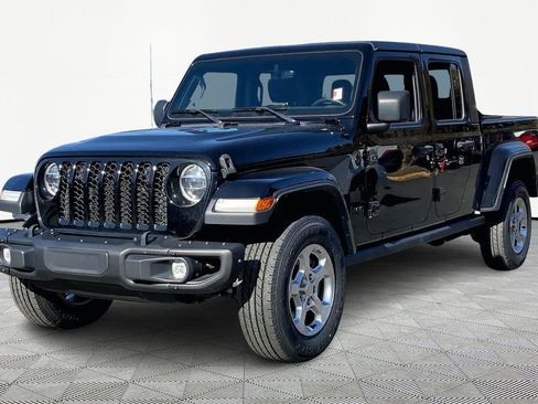 Used 2021 Jeep Gladiator Sport image 3