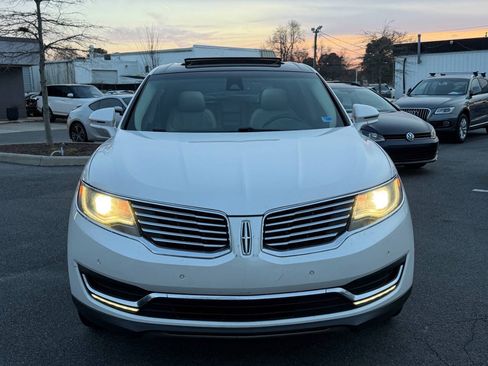 Used 2016 Lincoln MKX Reserve w/ Technology Package FWD image 2