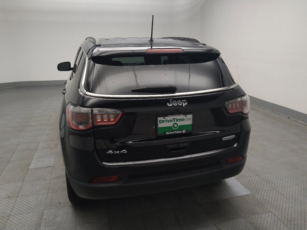 Used 2017 Jeep Compass Latitude w/ Cold Weather Group AWD/4WD image 6