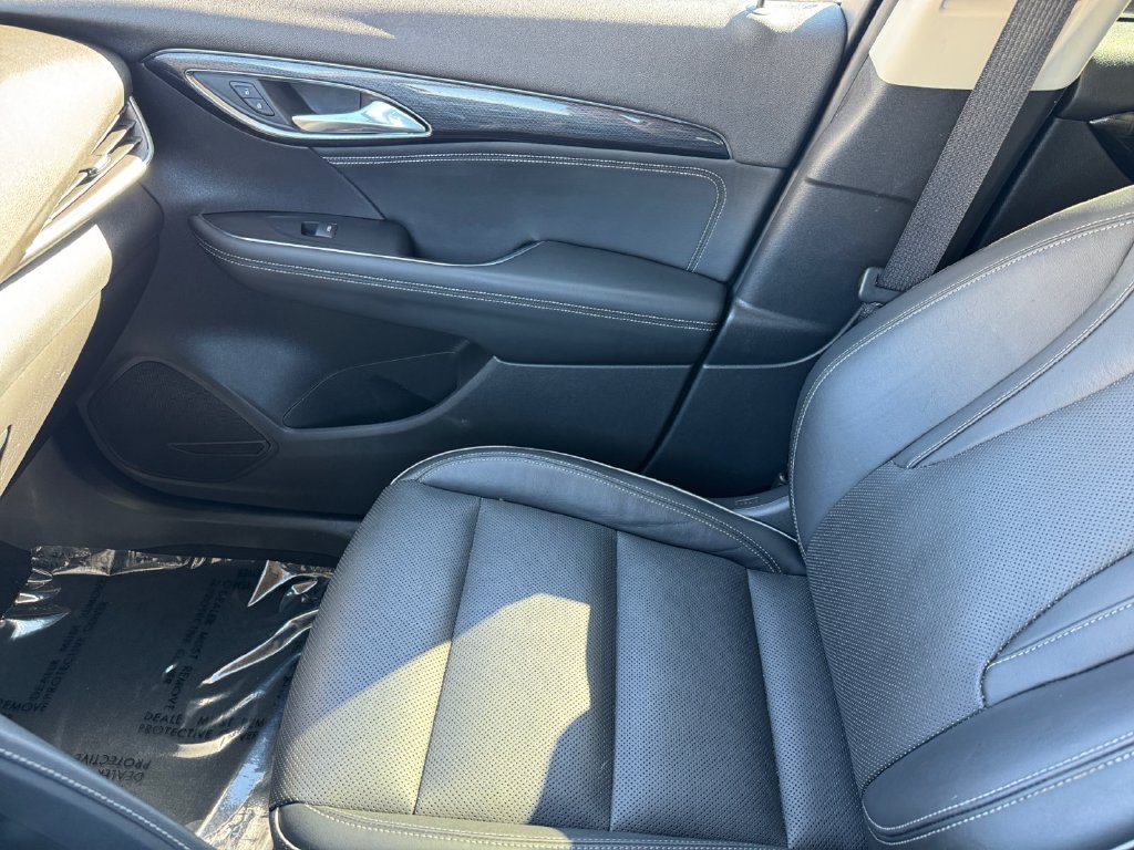 Used 2021 Buick Envision Essence w/ Sport Touring Package AWD/4WD image 30