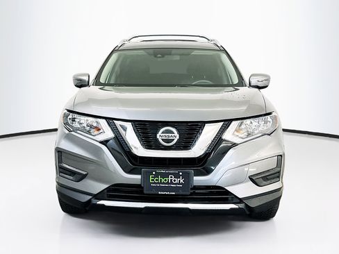 Used 2019 Nissan Rogue SV AWD/4WD image 2
