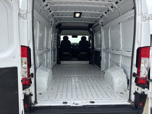 Used 2025 RAM ProMaster 2500 w/ Convenience Group FWD image 20