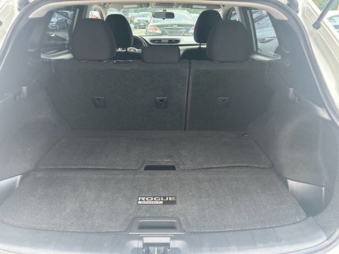 Used 2019 Nissan Rogue Sport S image 13