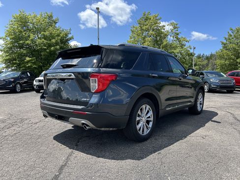 Used 2024 Ford Explorer Limited w/ Equipment Group 301A AWD/4WD image 3