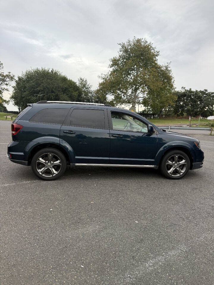 Used 2015 Dodge Journey Crossroad w/ Flexible Seating Group FWD image 10