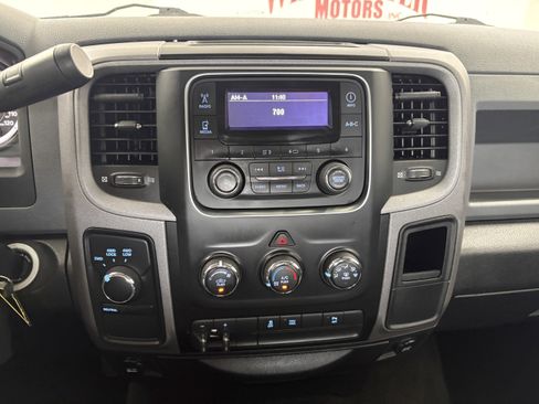 Used 2014 RAM 2500 Tradesman w/ Chrome Appearance Group image 13