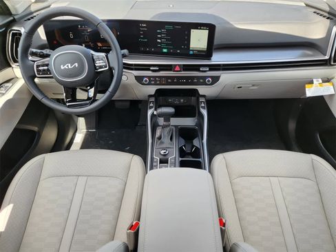 New 2025 Kia Sorento EX w/ Panoramic Sunroof Package image 17