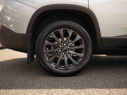 Used 2023 Chevrolet Traverse RS AWD/4WD image 25