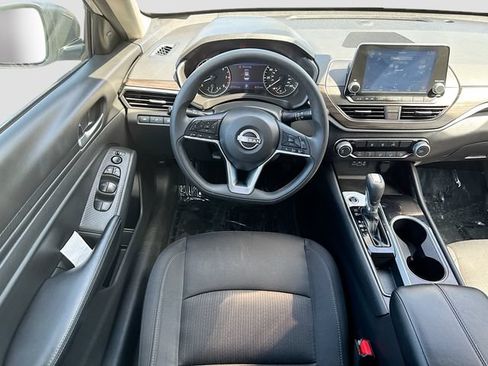 Used 2024 Nissan Altima 2.5 SV FWD image 20