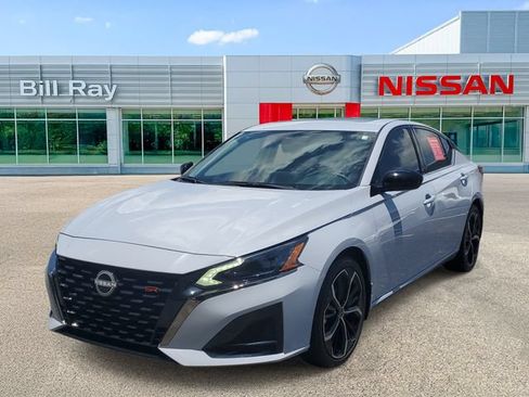 Certified 2025 Nissan Altima 2.5 SR w/ SR Premium Package FWD image 2