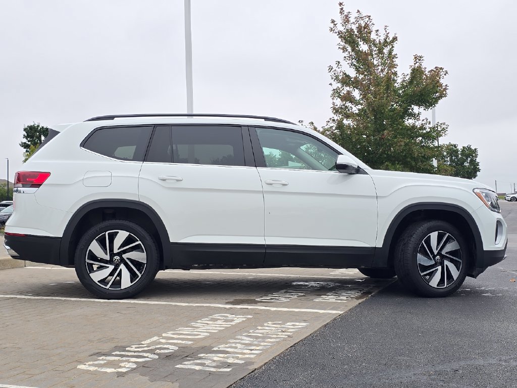 Used 2025 Volkswagen Atlas SE AWD/4WD image 21