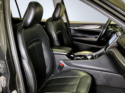 Used 2022 Jeep Grand Cherokee L Limited image 29